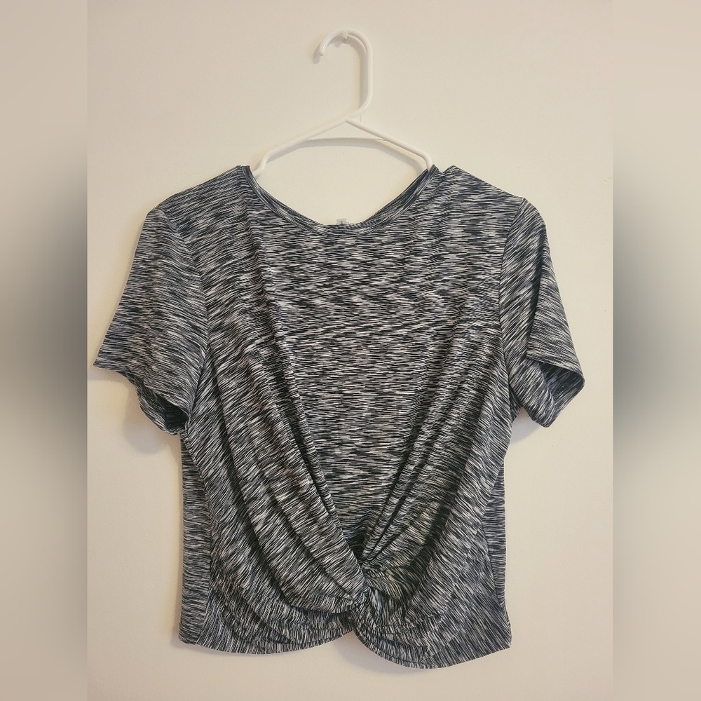 NWT- Ladies Crop Top Size Small
